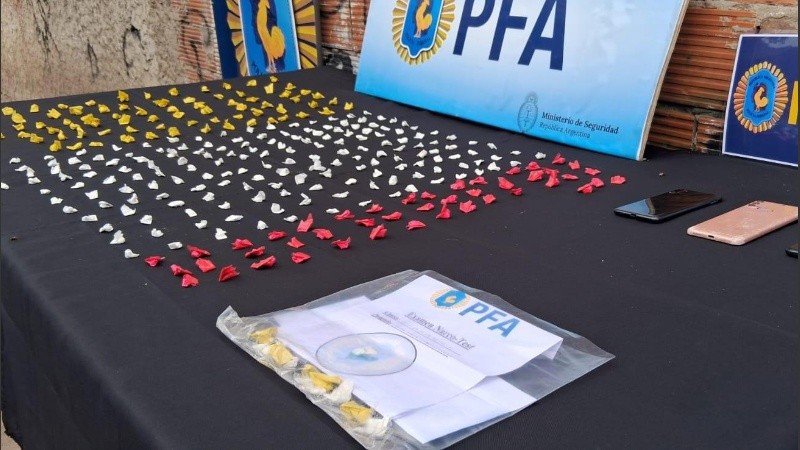 La causa arrojó ocho aprehendidos por venta en un pasillo.