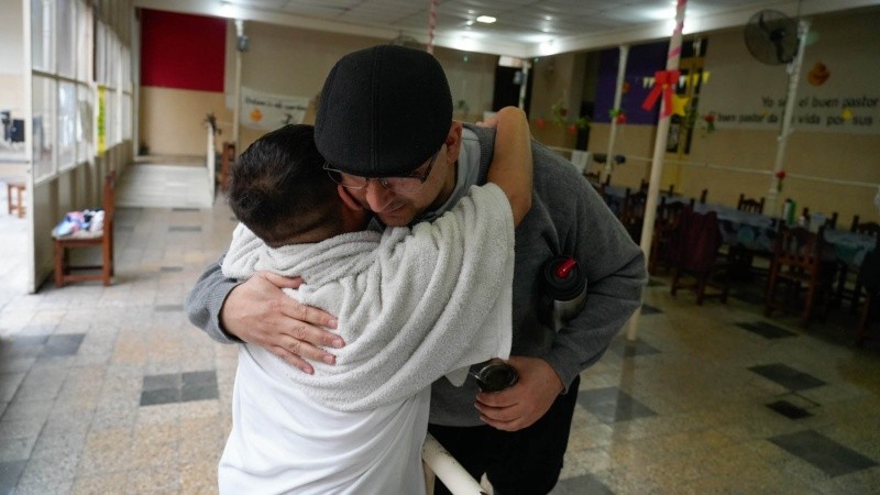 El padre Fabián Belay creó y coordina la comunidad, además es el titular de la Social Pastoral de Drogadependencia.