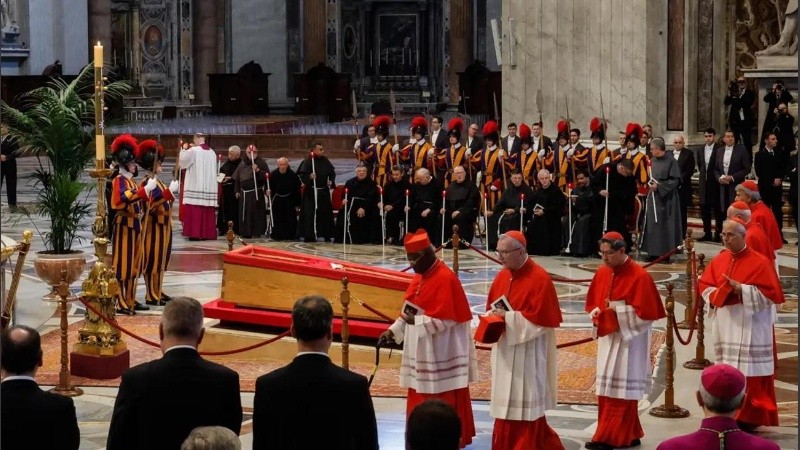 Milei viajó acompañado por su hermana, Karina, Manuel Adorni, Guillermo Francos, Patricia Bullrich, Sandra Pettovello y  Gerardo Werthein.