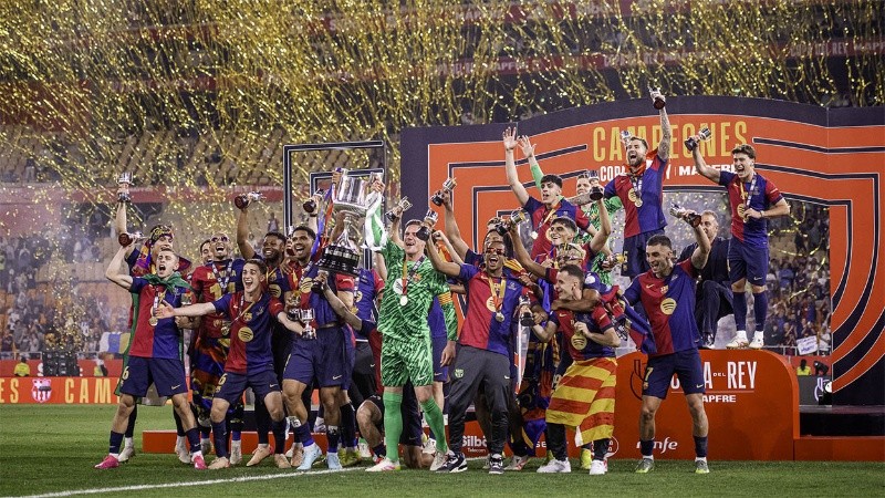 El Barcelona logró su segundo título en la temporada, luego de la Supercopa de España en la que también venció al Real Madrid en la final.