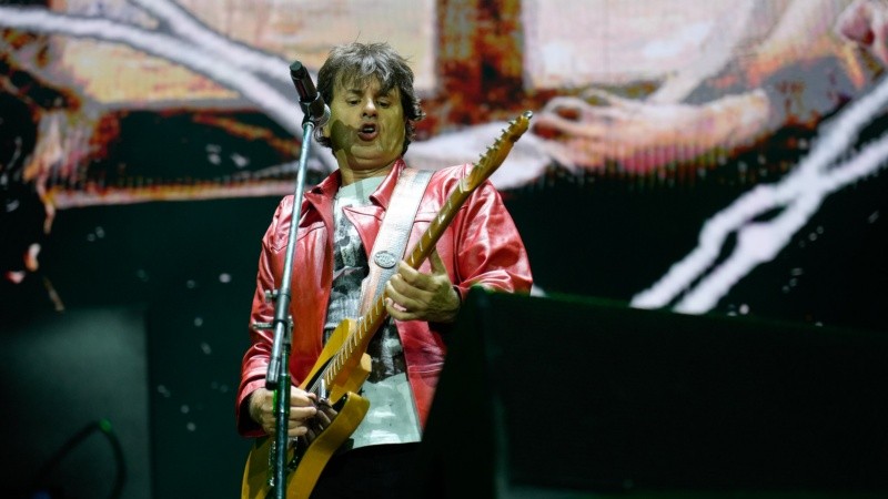 Andrés Ciro Martínez desplegó su talento y entrega en el escenario.