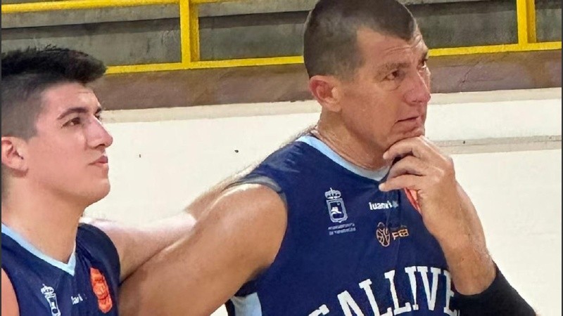 Emoción: el Colo Wolkowyski junto a su hijo Thomas.