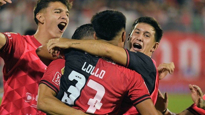 Lollo metió el segundo, pero después vio la roja por un llamado del VAR.