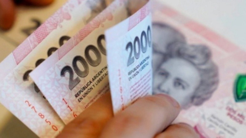 El salario mínimo vital y móvil lo volverá a fijar el Gobierno por decreto.