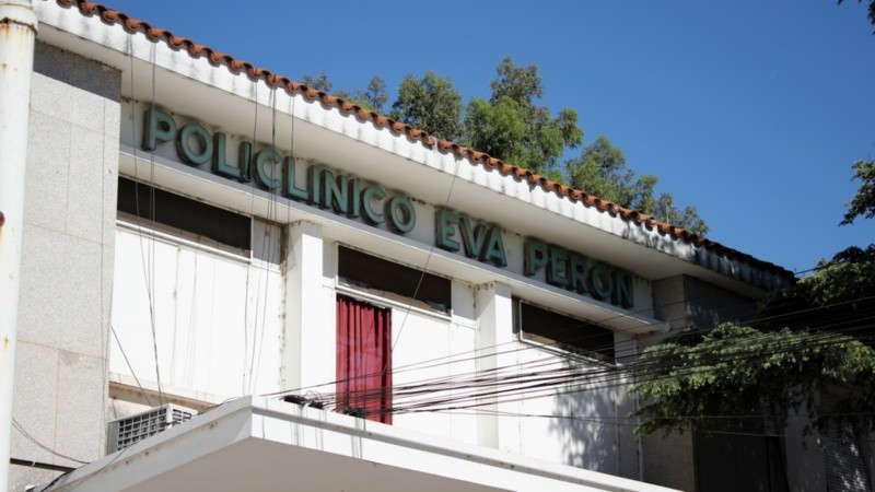 Debido a la gravedad de las lesiones, el chico fue derivado de urgencia al policlínico de Granadero Baigorria.