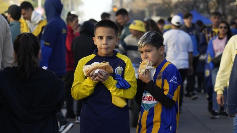 La previa canalla en el Gigante antes del cruce ante Huracán.