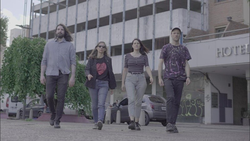 Este nuevo LP presenta 8 canciones originales.