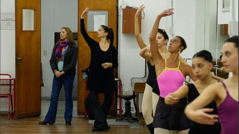 Las alumnas del ballet Estable en su ensayo de cara al evento en el Monumento.