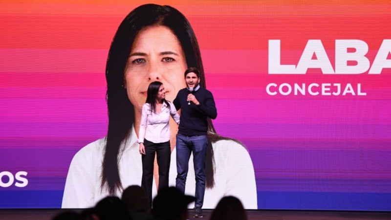 El gobernador y el intendente apoyaron la lista encabezada por Carolina Labayrú.