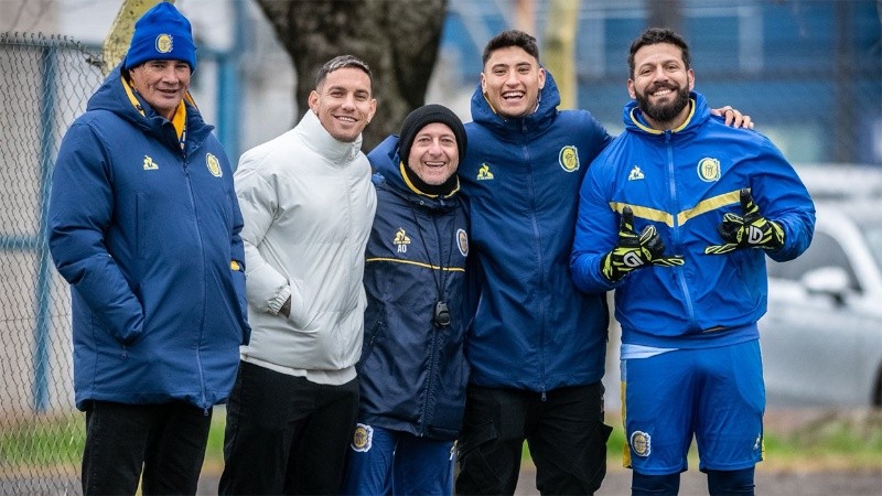 El delantero debe volver a Inglaterra, pero antes pasó por Arroyo Seco.