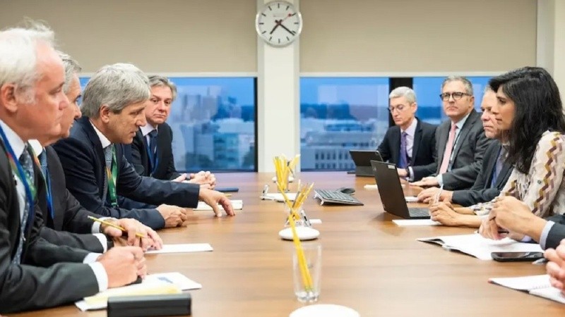 Una misión técnica del FMI llega al país este martes para la primera revisión técnica del nuevo acuerdo.