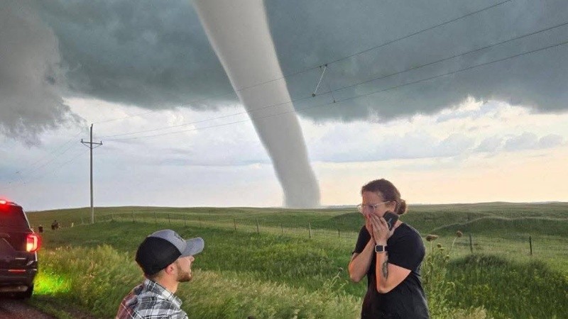 La pareja se unió gracias a su pasión compartida por el clima intenso.