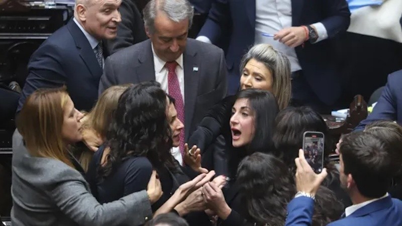 Una postal de la acalorada sesión en la Cámara de Diputados la última semana.