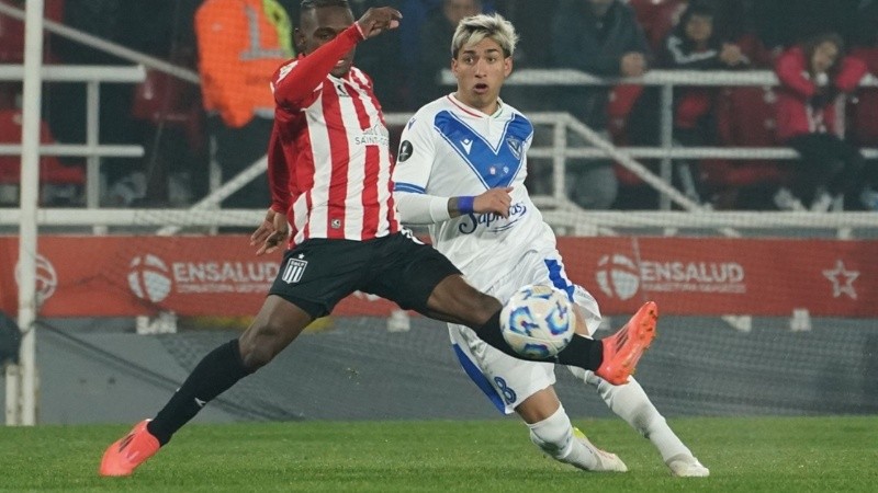 Vélez se impuso por 2 a 0 ante Estudiantes y se consagró campeón de la Supercopa Internacional.