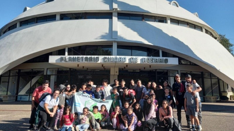 Una postal de las vecinas y los vecinos que participaron de los paseos de 