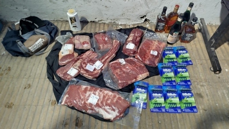 El mechero intentó escapar por una puerta de emergencia, pero lo detuvo el propio personal de Jumbo.