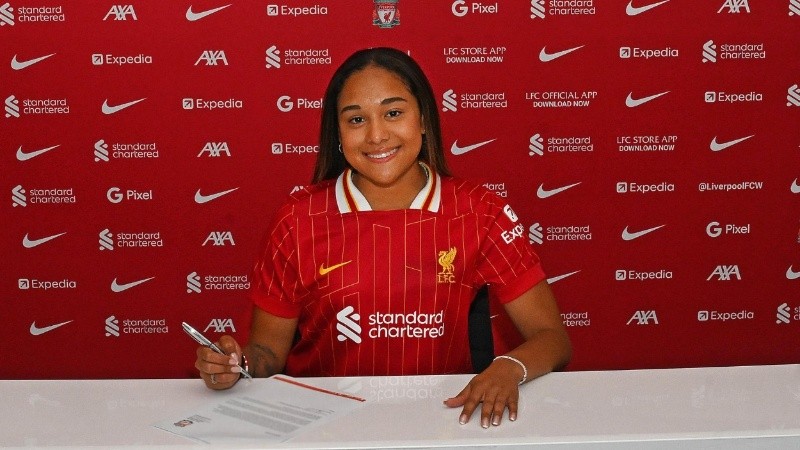  El club de Londres cerró la contratación de Olivia Smith, procedente del Liverpool, por 1.350.000 dólares.