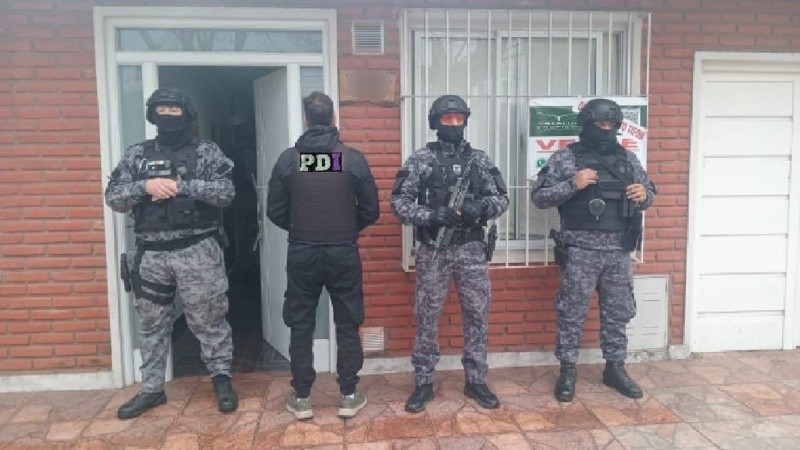 Investigan un ataque a tiros contra un boliche de Capitán Bermúdez.