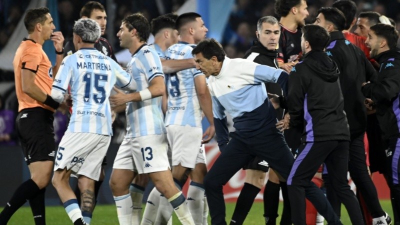 Costas, sacado en el choque ante Barracas.