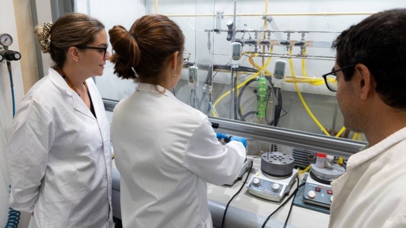 Cuenta con un bajo costo operativo porque necesita menos etapas, menos materiales y equipos más simples.