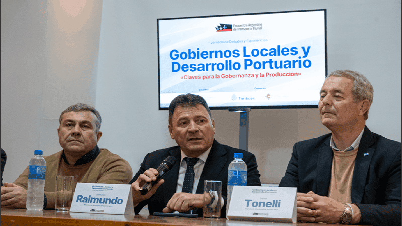 Detalló la planificación urbana, las inversiones en infraestructura y los vínculos estratégicos de la ciudad portuaria.