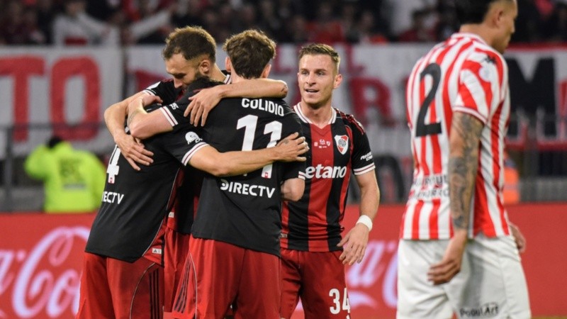 River festejó con dos goles de Montiel y uno de Galoppo.