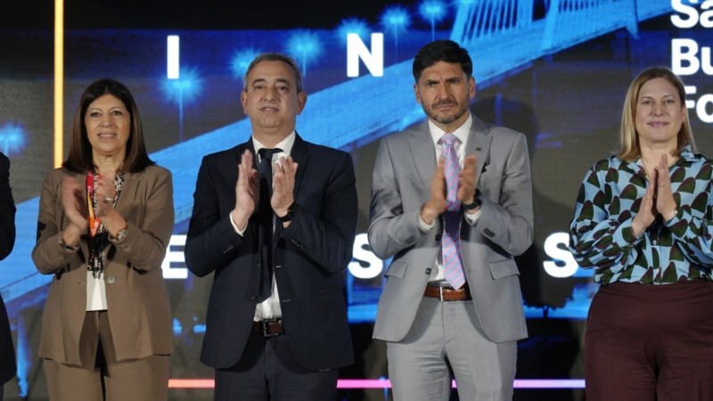 Javkin es uno de los intendentes que firmó el apoyo al frente de gobernadores