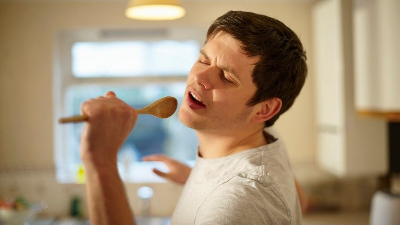 Una solución que tiene algo de pegadizo, o pegajoso.