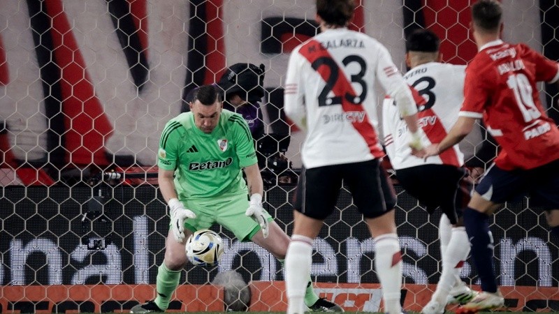 El casildense fue figura y evitó la caída del Millonario.