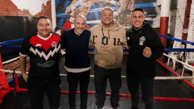 El Turco García (en el medio, de buzo claro) será candidato a diputado nacional por la Ciudad de Buenos Aires.