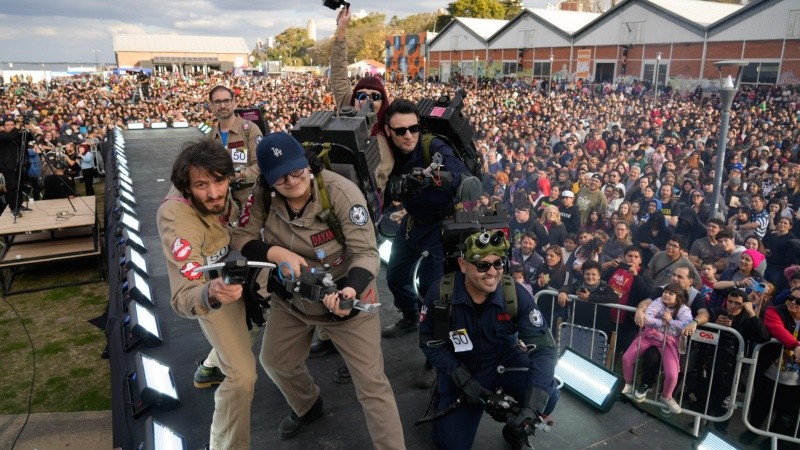 Una multitud disfrutó del tradicional desfile de cosplay en el cierre de la Crack Bang Boom.