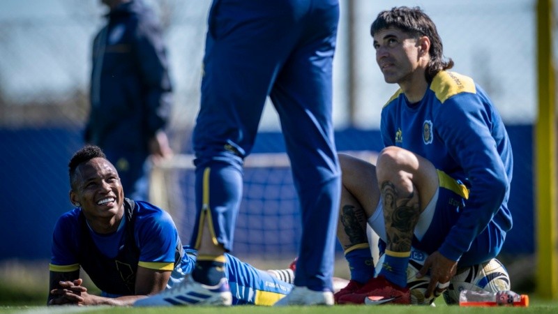 Campaz y Malcorra, en una relajada práctica pos victoria en el clásico