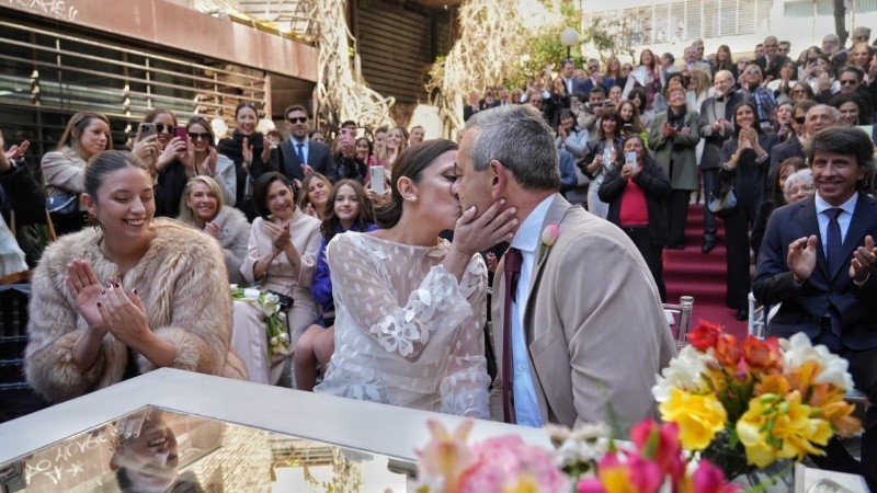 Pablo Javkin y Luisina se casaron este viernes en el pasaje Luetich de Rosario