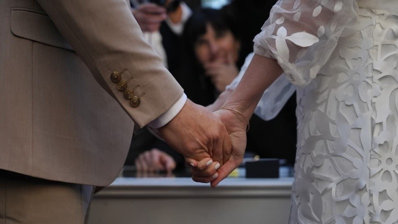 Pablo Javkin y Luisina se casaron este viernes en el pasaje Luetich de Rosario