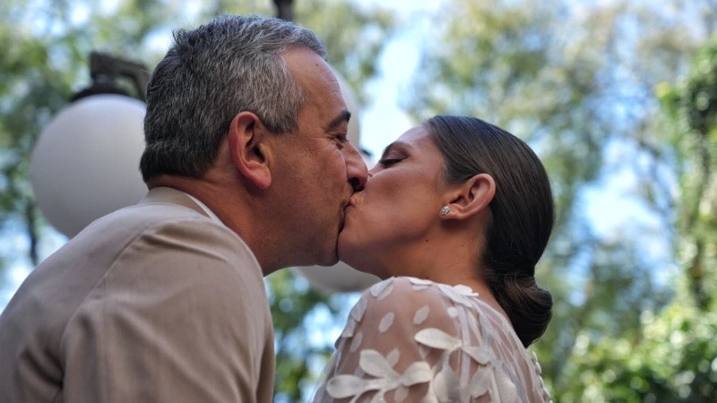 Pablo Javkin y Luisina se casaron este viernes en el pasaje Luetich de Rosario