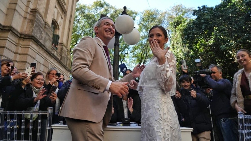 Pablo Javkin y Luisina se casaron este viernes en el pasaje Luetich de Rosario