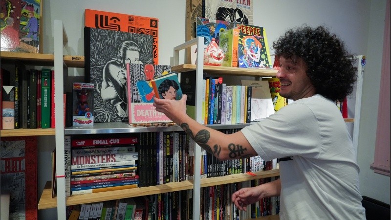 Las historietas y mangas en blanco y negro, entre otras propuestas en la Librería Pública.