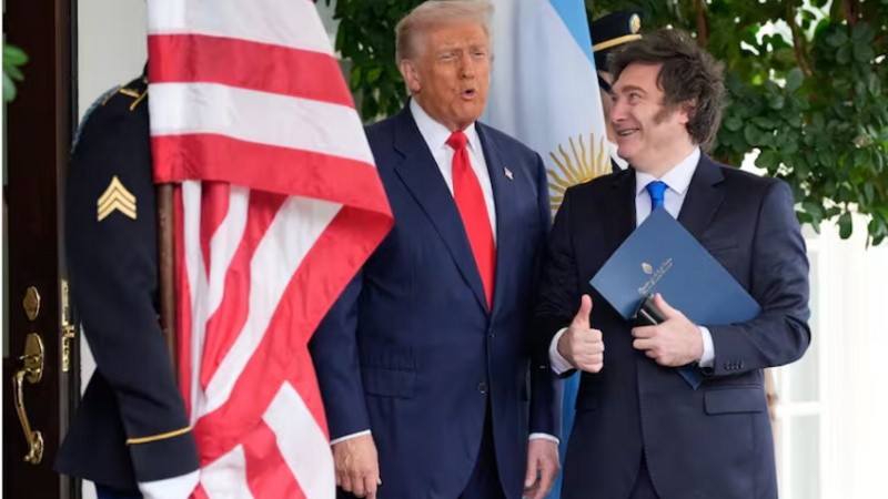 Milei prepara cambios para conformar los pedidos de la administración Trump.