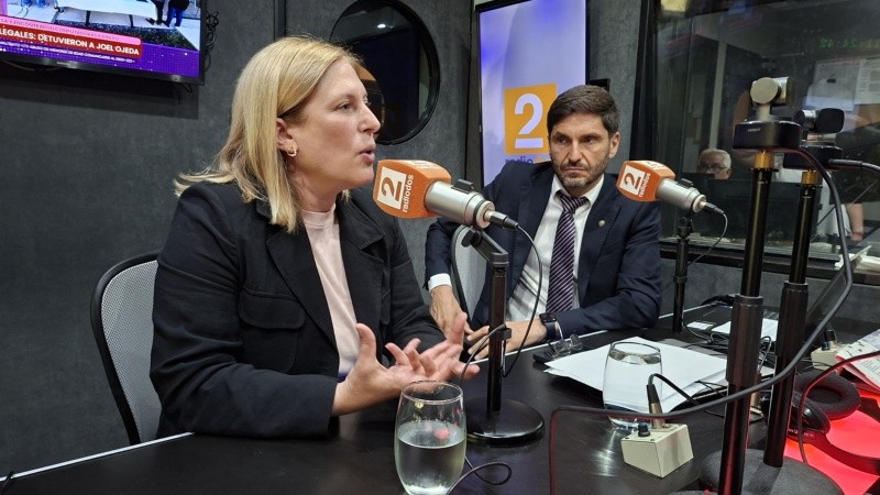 Scaglia y Pullaro durante una visita a Radio 2 en la campaña.