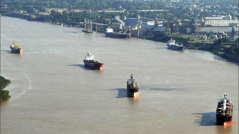 La seguridad se metió en la agenda de la licitación de la hidrovía