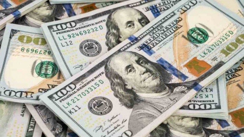 El mercado sigue demandando cobertura, en la previa electoral.