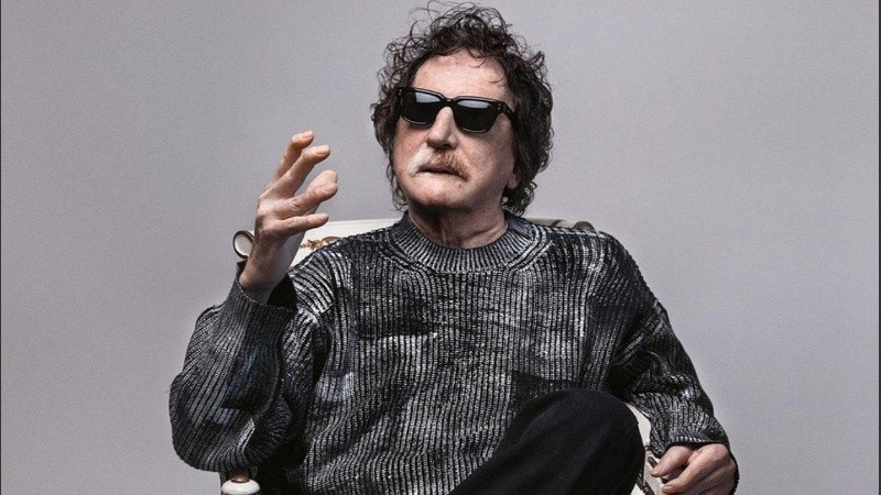 A los 74 años, Charly García sigue siendo la voz que mejor nos explica.