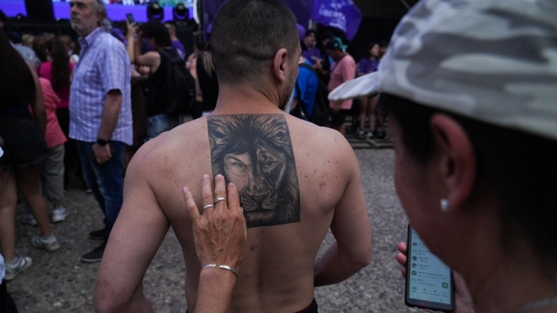 Milei encabezó el acto de cierre de campaña de LLA en Rosario.