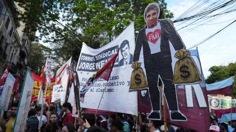 Milei encabezó el acto de cierre de campaña de LLA en Rosario.