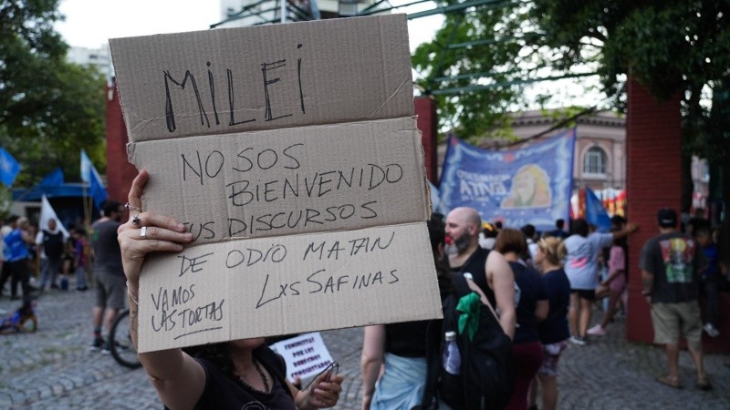 Milei encabezó el acto de cierre de campaña de LLA en Rosario.