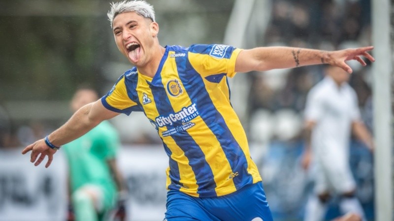 Véliz quiere seguir gritando goles con la auriazul