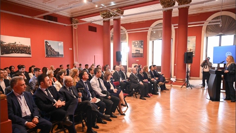 La reunión se realizó este martes por la tarde, en el Salón Héroes de Malvinas de la Casa Rosada.