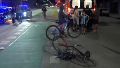 Un auto chocó a un nene que se le cruzó con su bicicleta y que terminó herido