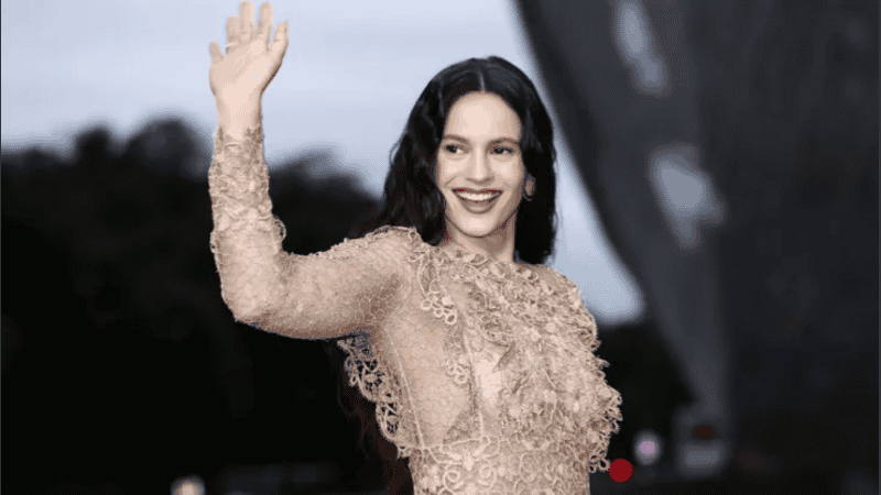 El álbum está estructurado en cuatro movimientos que exploran estados emocionales profundos.