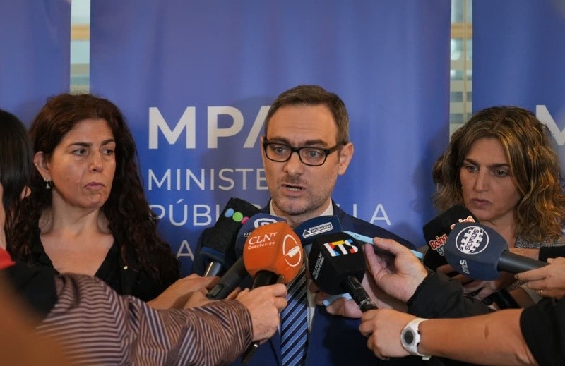 José Luis&nbsp;Caterina (centro) y Marisol Fabbro (derecha), los fiscales que acusaron a Serjal en el juicio.